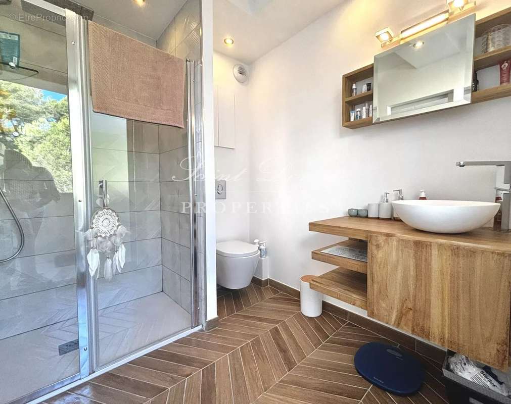 Appartement à MOUGINS