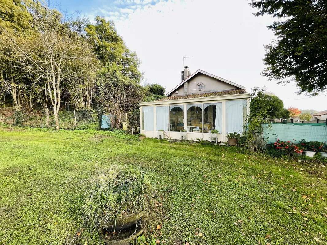 Maison à BRIE-SOUS-BARBEZIEUX