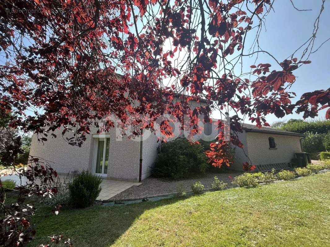 Maison à CHARBONNIERES-LES-VIEILLES