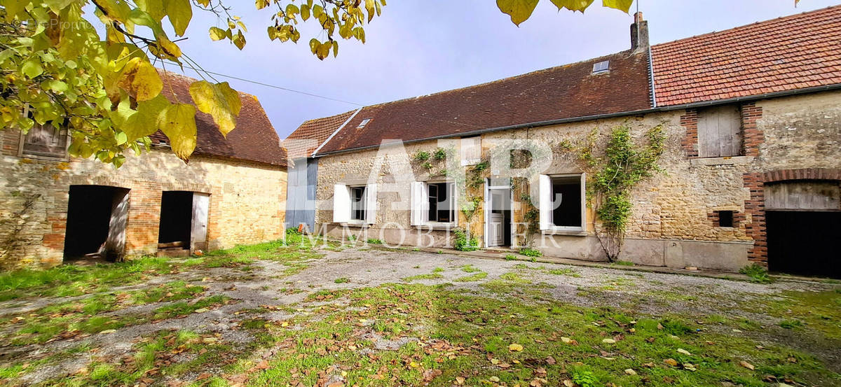 Maison à AUNOU-SUR-ORNE