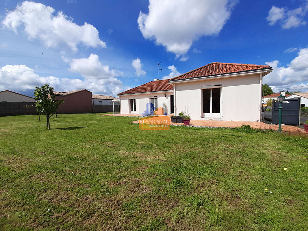 Maison à BOUGUENAIS