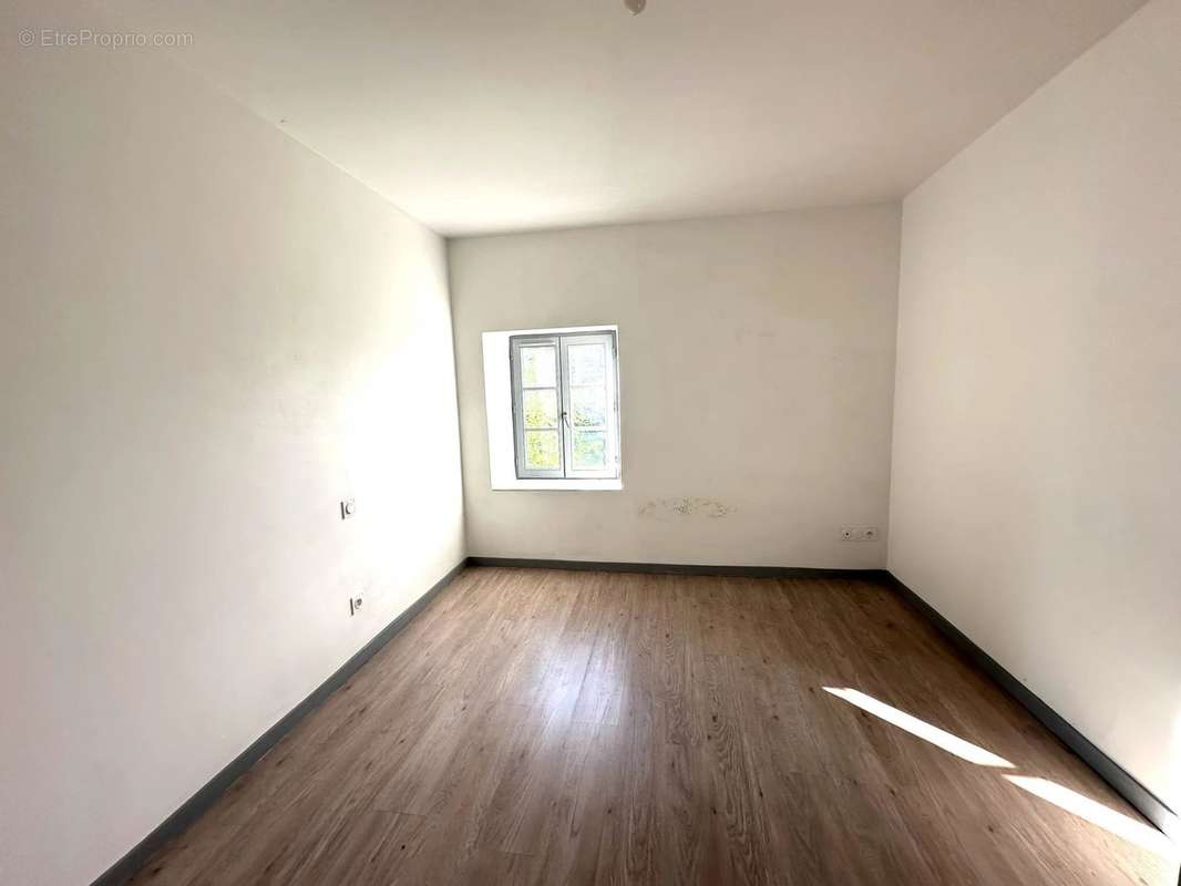 Appartement à REAUX