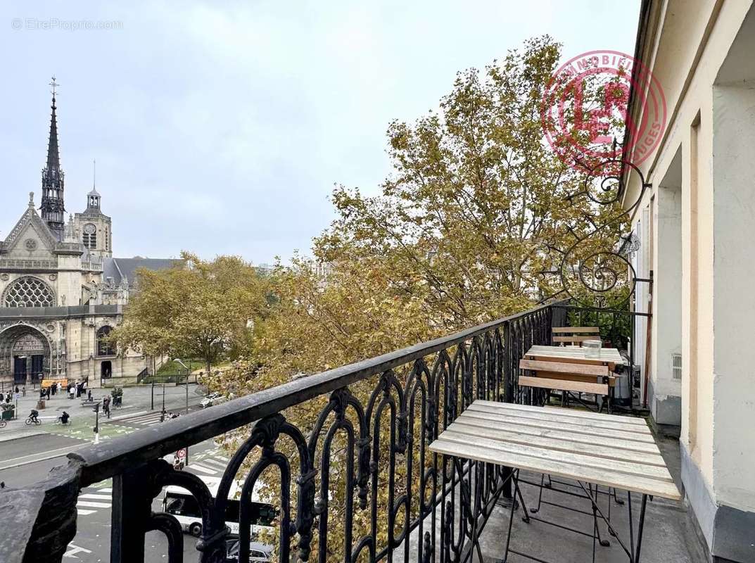 Appartement à PARIS-10E