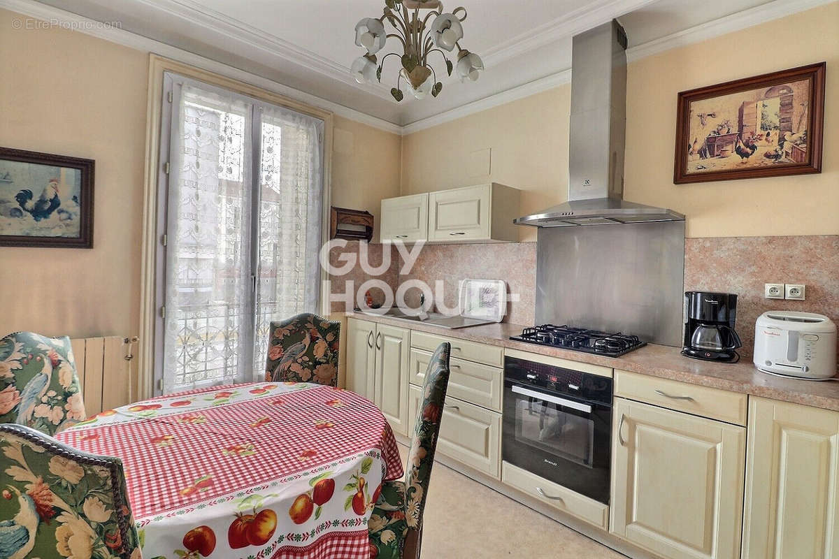 Appartement à AUBERVILLIERS