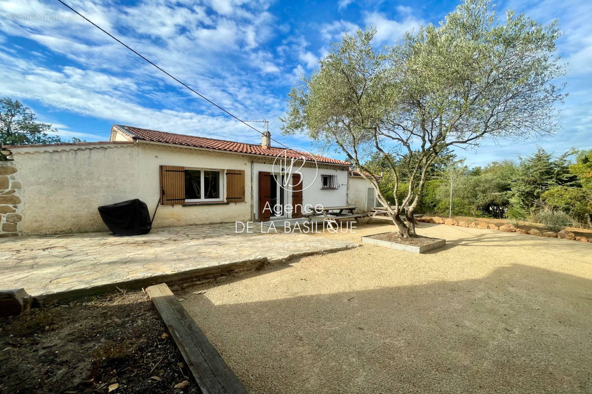 Maison à SAINT-MAXIMIN-LA-SAINTE-BAUME