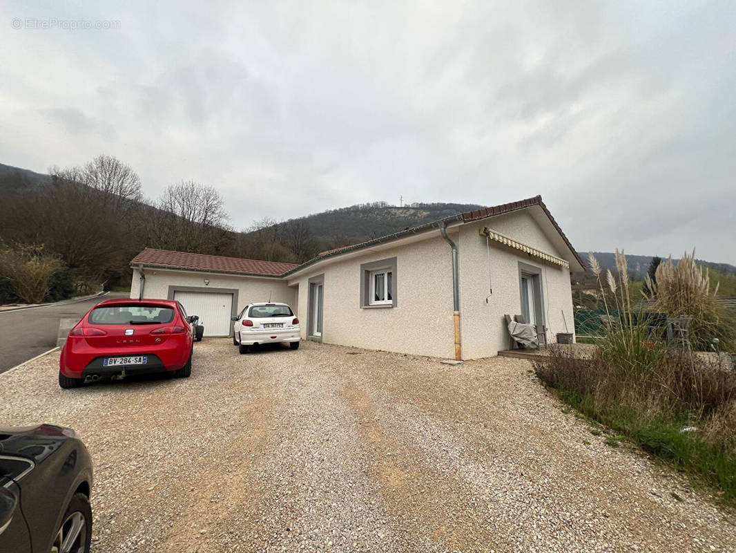 Maison à VAUX-EN-BUGEY