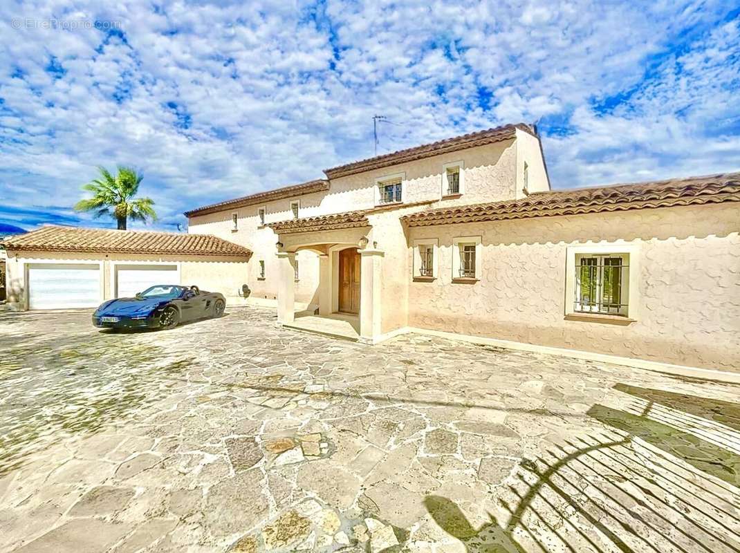 Maison à LA COLLE-SUR-LOUP