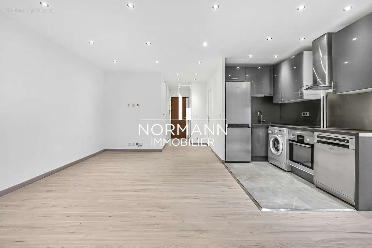 Appartement à NEUILLY-SUR-SEINE