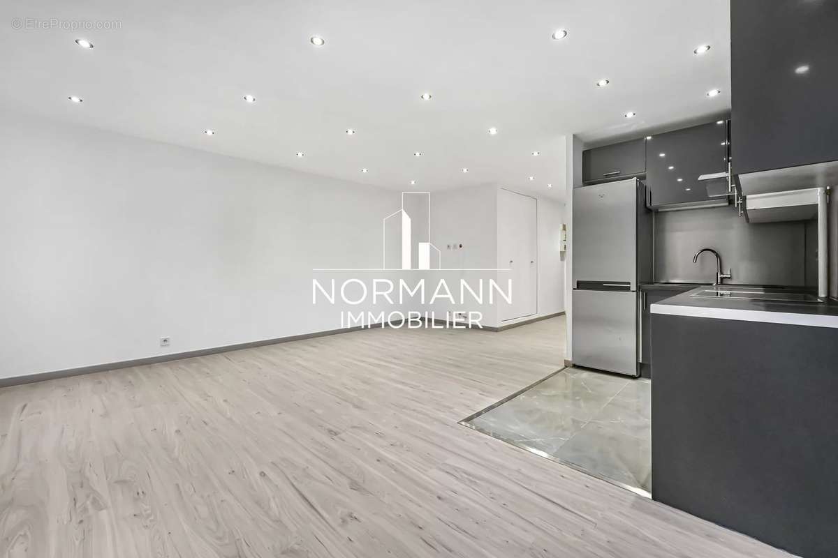 Appartement à NEUILLY-SUR-SEINE