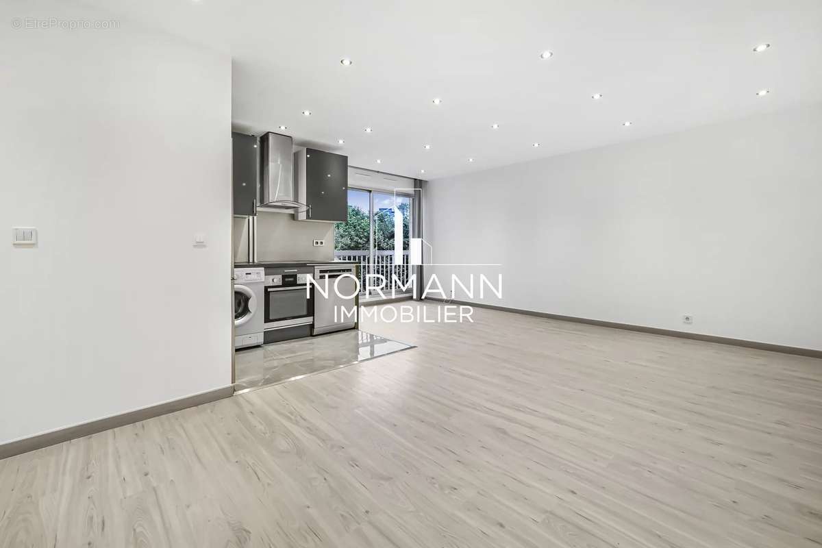 Appartement à NEUILLY-SUR-SEINE