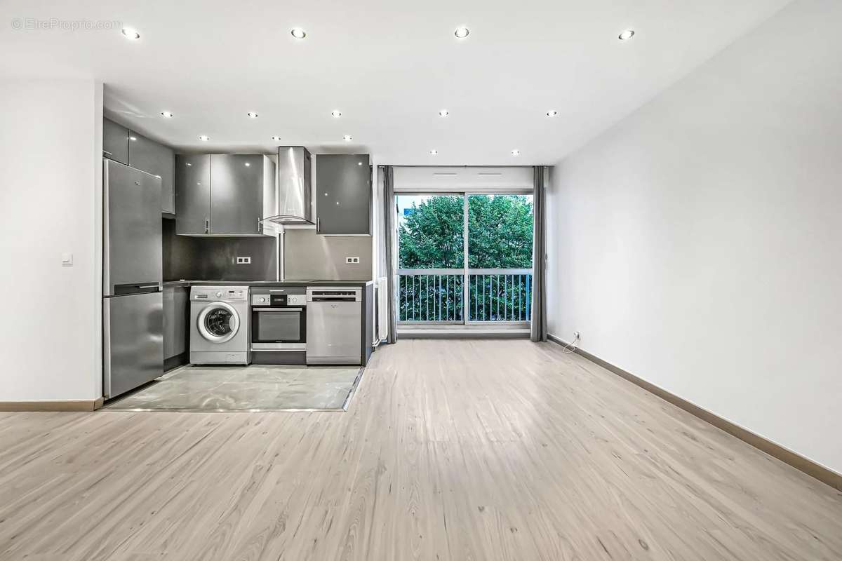 Appartement à NEUILLY-SUR-SEINE