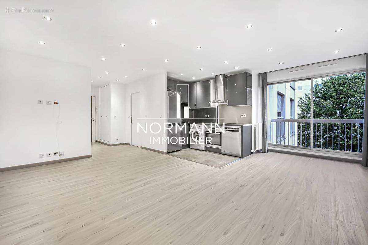 Appartement à NEUILLY-SUR-SEINE