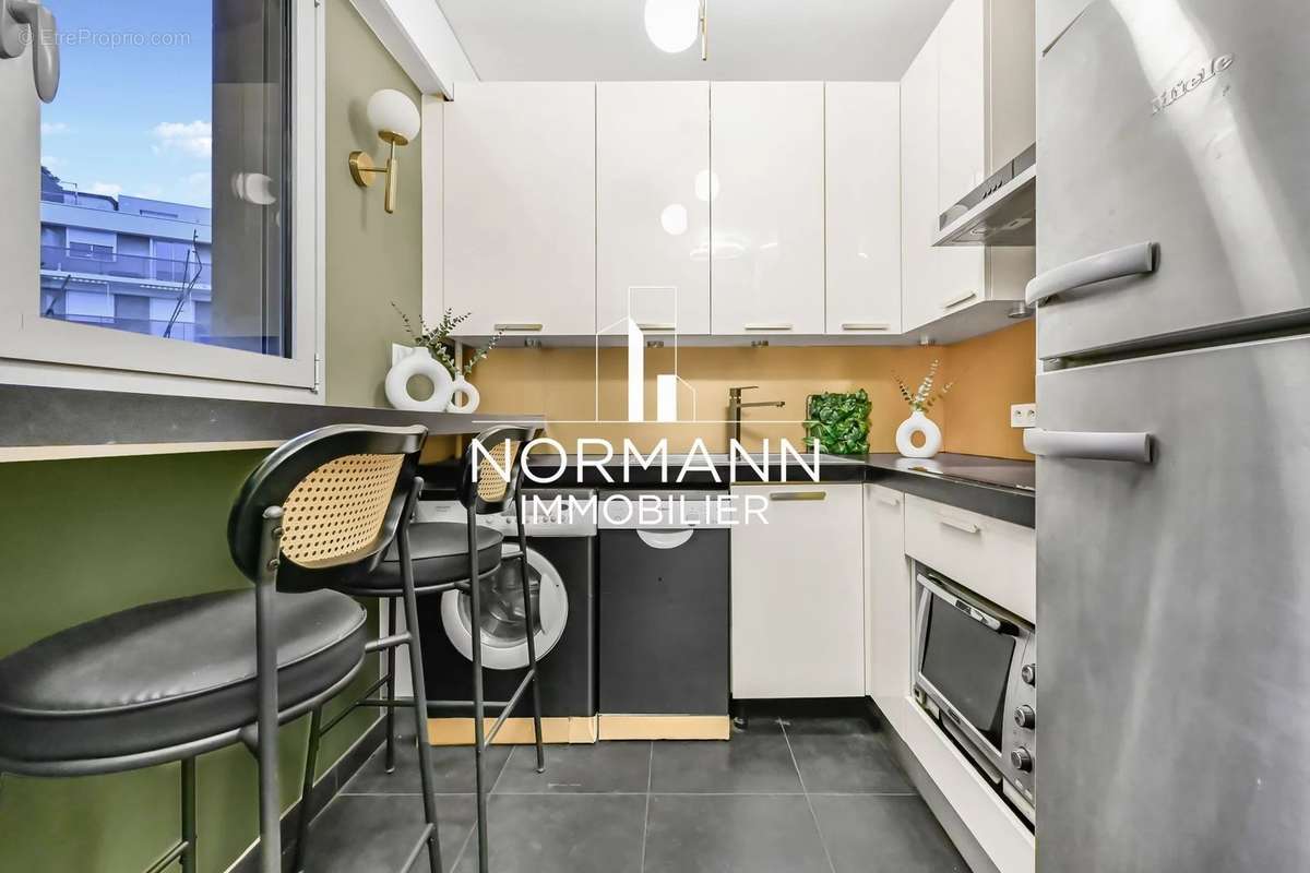 Appartement à NEUILLY-SUR-SEINE