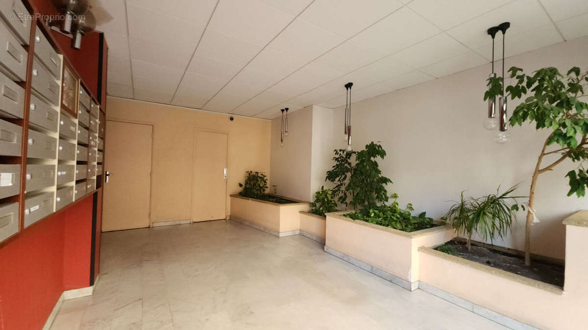 Appartement à MARSEILLE-5E