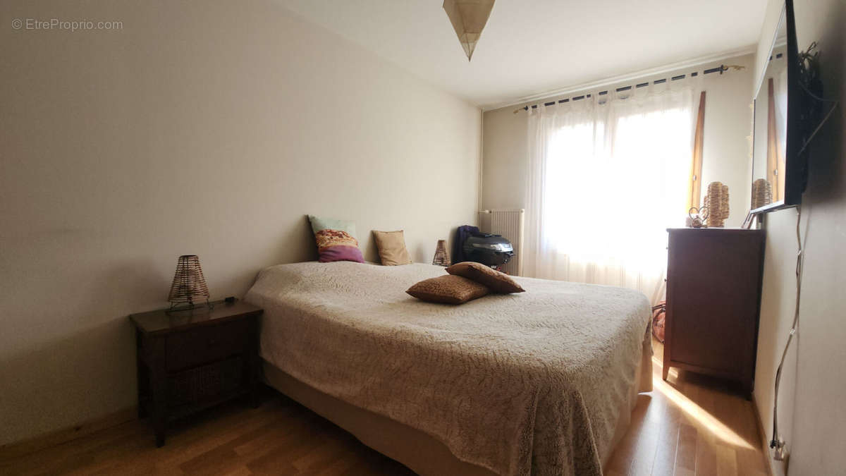 Appartement à MARSEILLE-5E