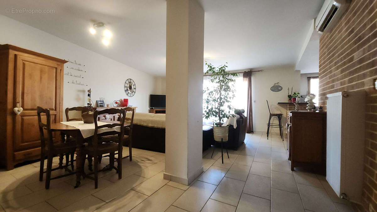 Appartement à MARSEILLE-5E