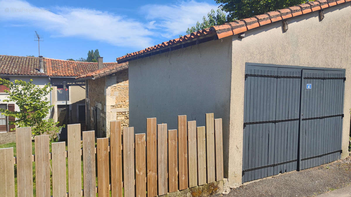 Maison à CHARROUX