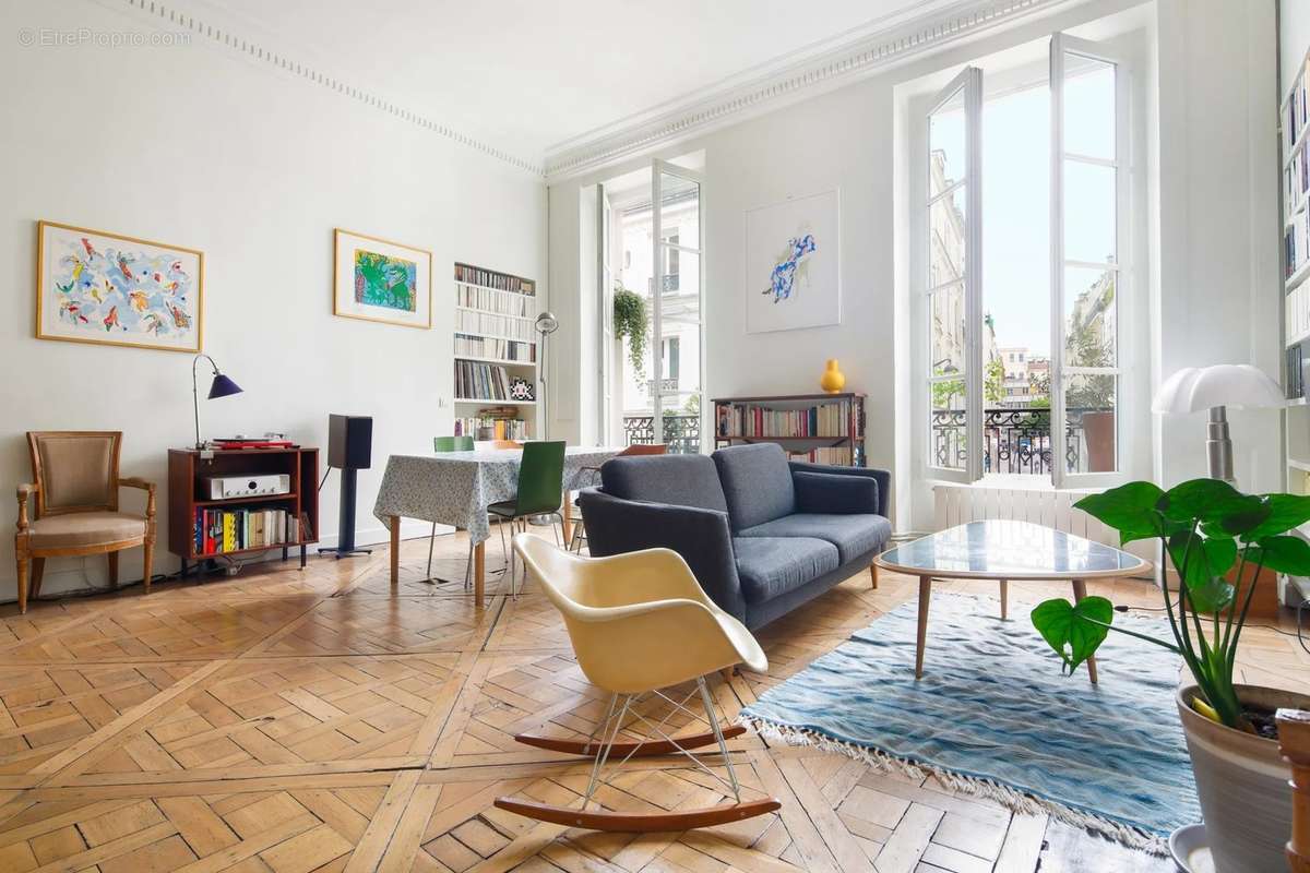 Appartement à PARIS-10E