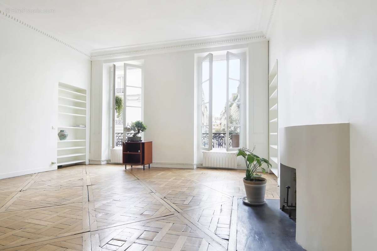 Appartement à PARIS-10E