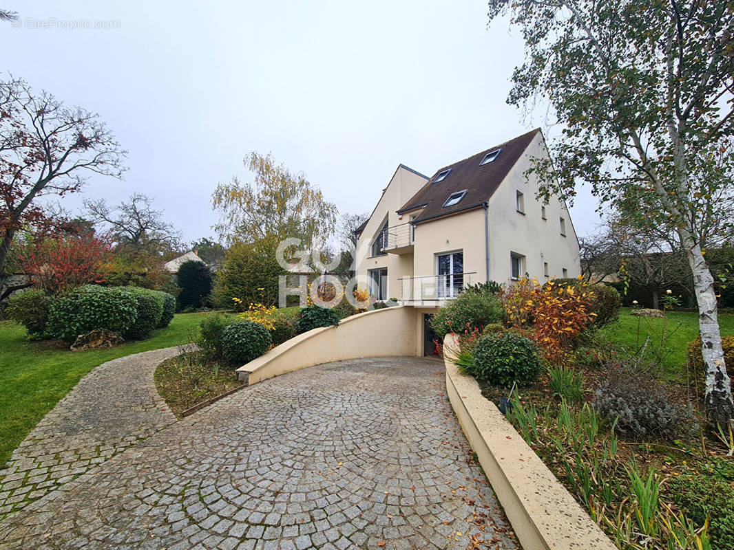 Maison à SOISY-SUR-SEINE