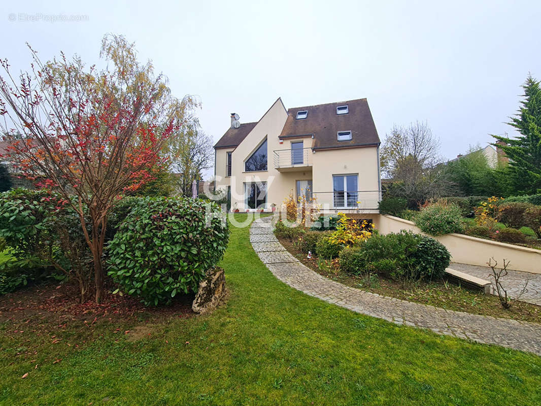 Maison à SOISY-SUR-SEINE