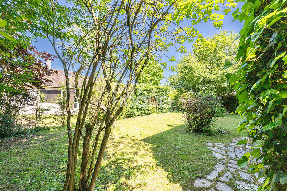 Maison à SOISY-SUR-SEINE