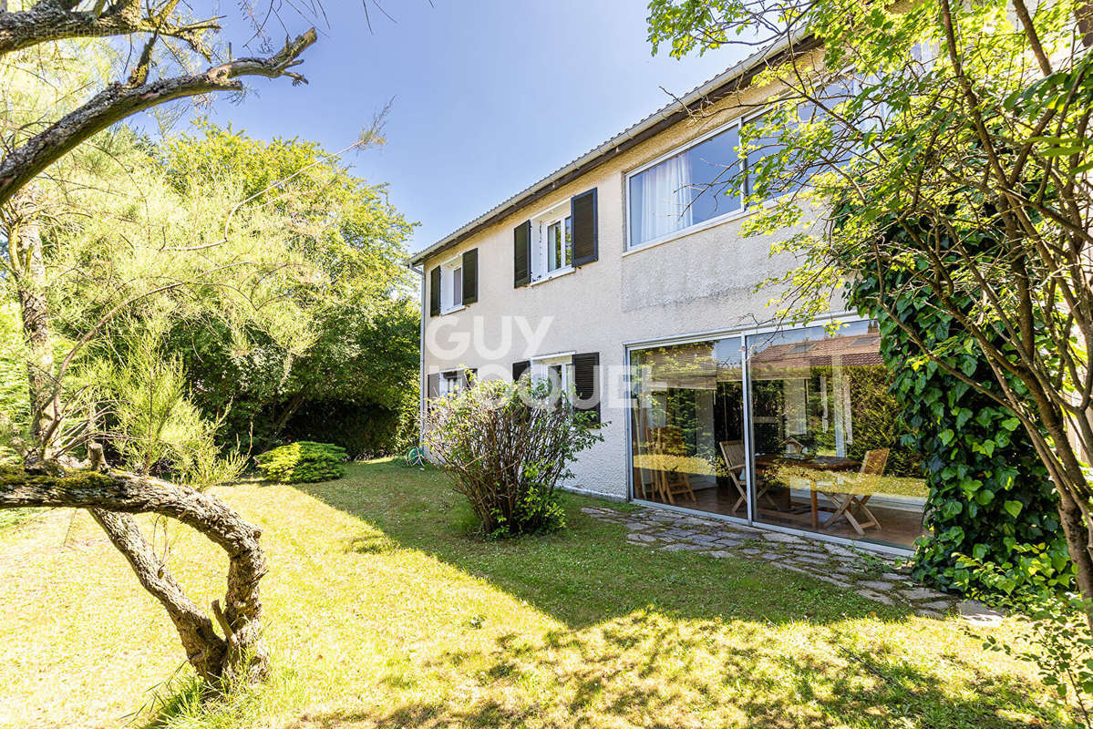 Maison à SOISY-SUR-SEINE