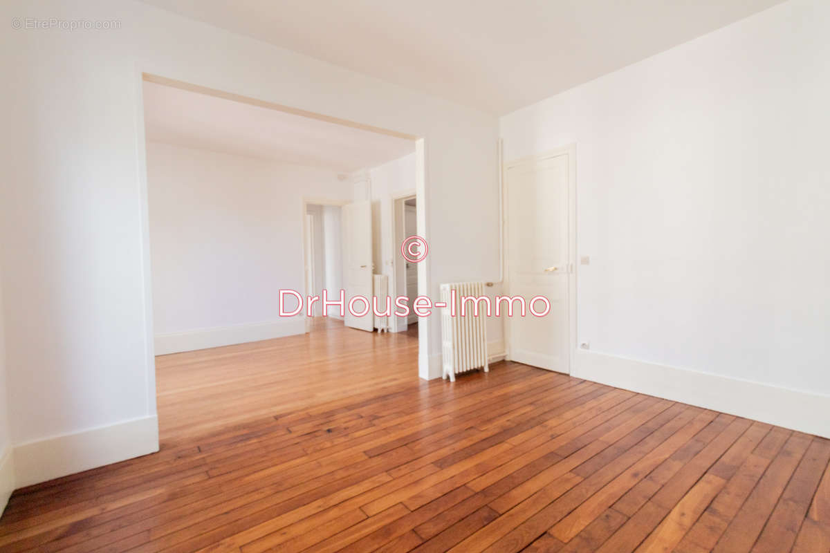 Appartement à LEVALLOIS-PERRET