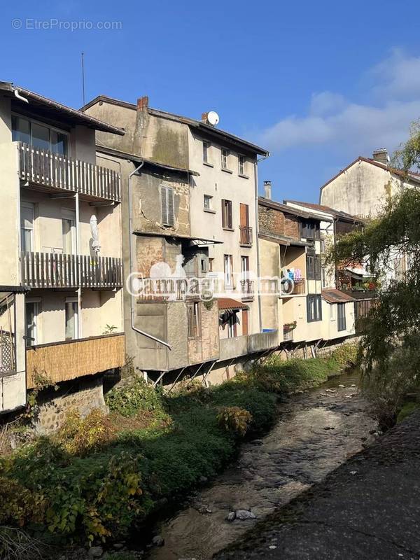 Appartement à PONTCHARRA-SUR-TURDINE