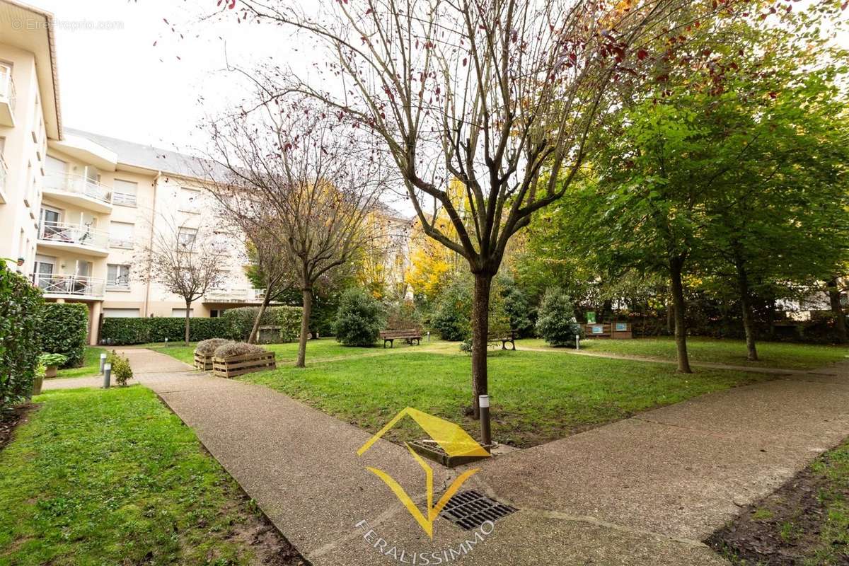 Appartement à JOUY-LE-MOUTIER