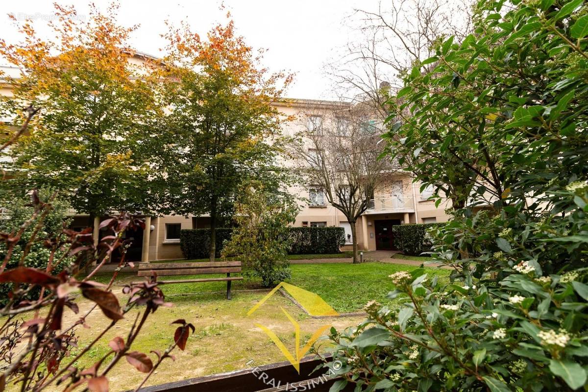 Appartement à JOUY-LE-MOUTIER