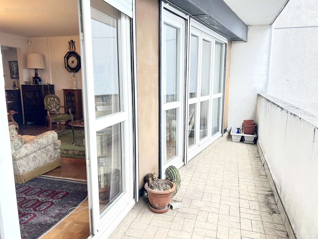 Appartement à PARIS-20E