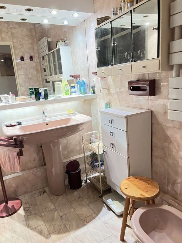 Appartement à PARIS-20E