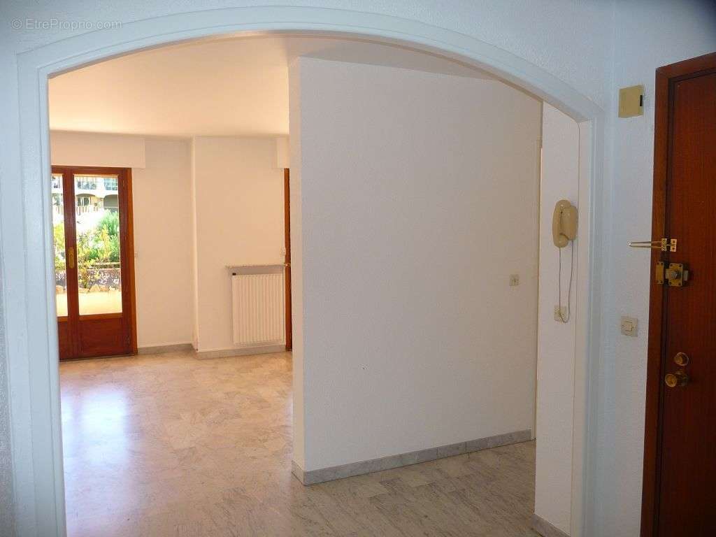 Appartement à MANDELIEU-LA-NAPOULE