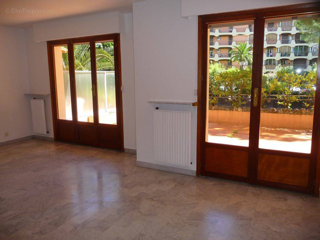 Appartement à MANDELIEU-LA-NAPOULE