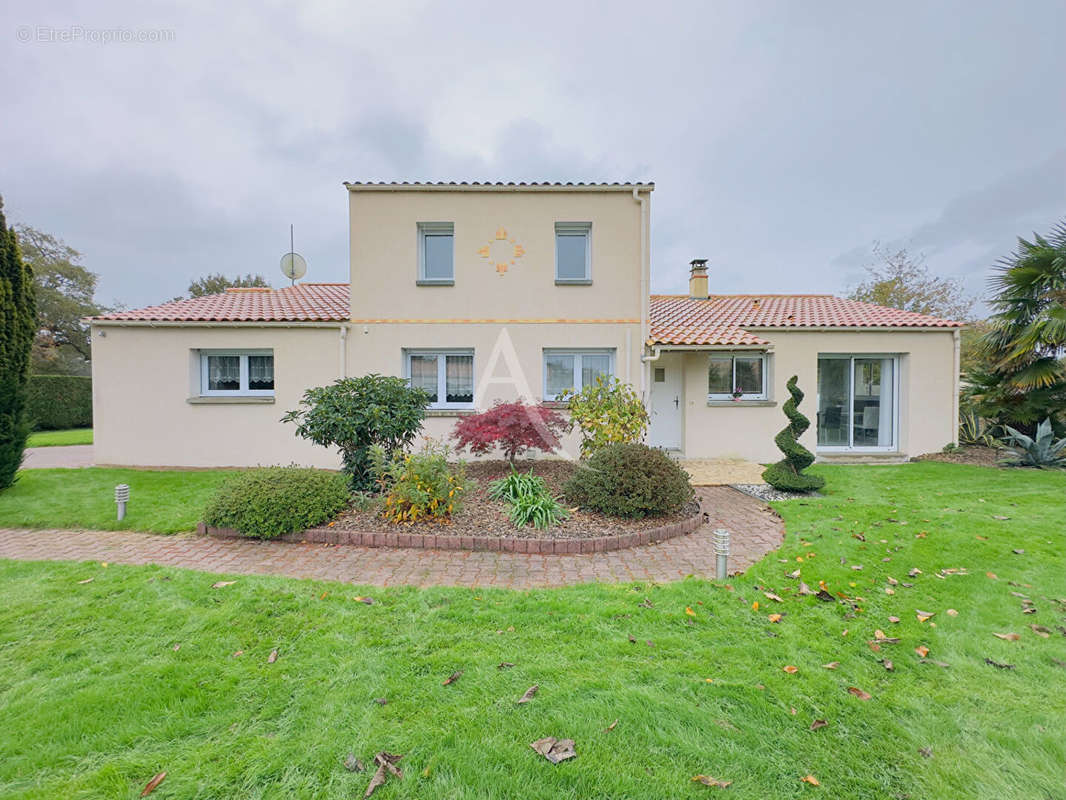 Maison à AUBIGNY