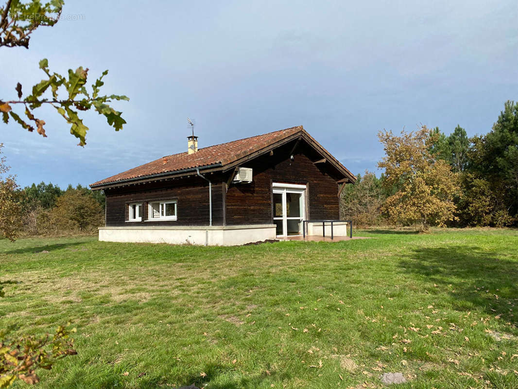 Maison à ARENGOSSE