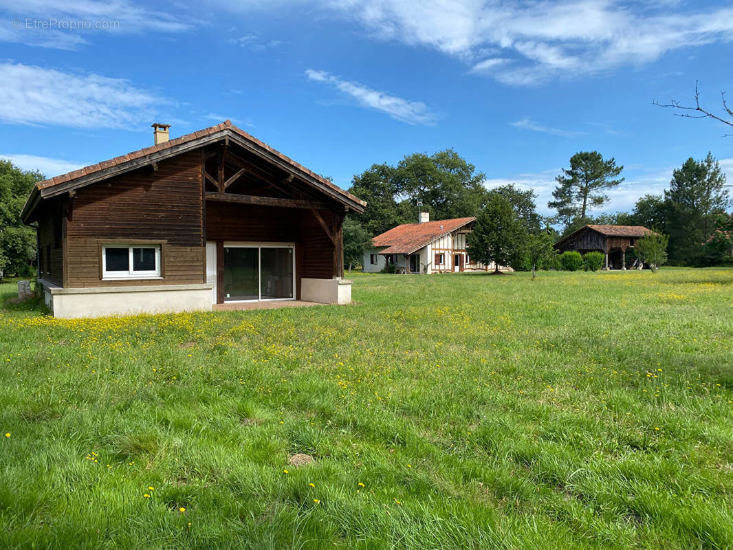 Maison à ARENGOSSE