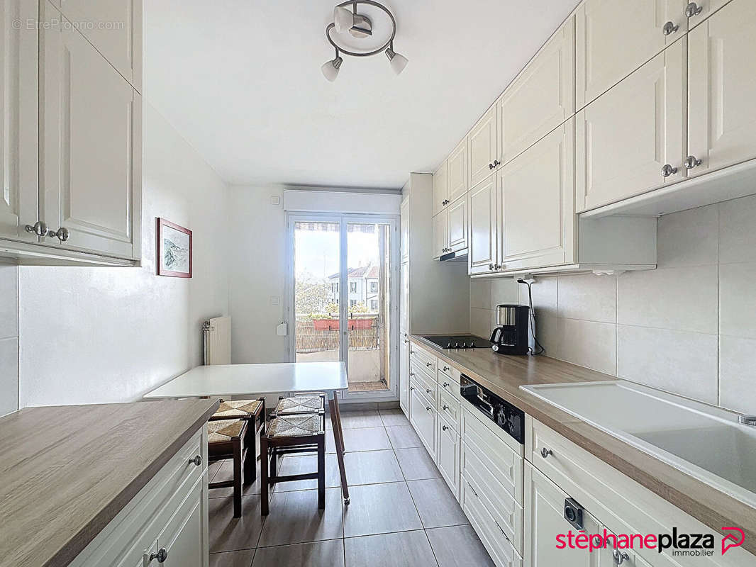 Appartement à LYON-8E