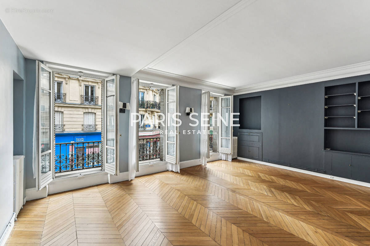 Appartement à PARIS-15E