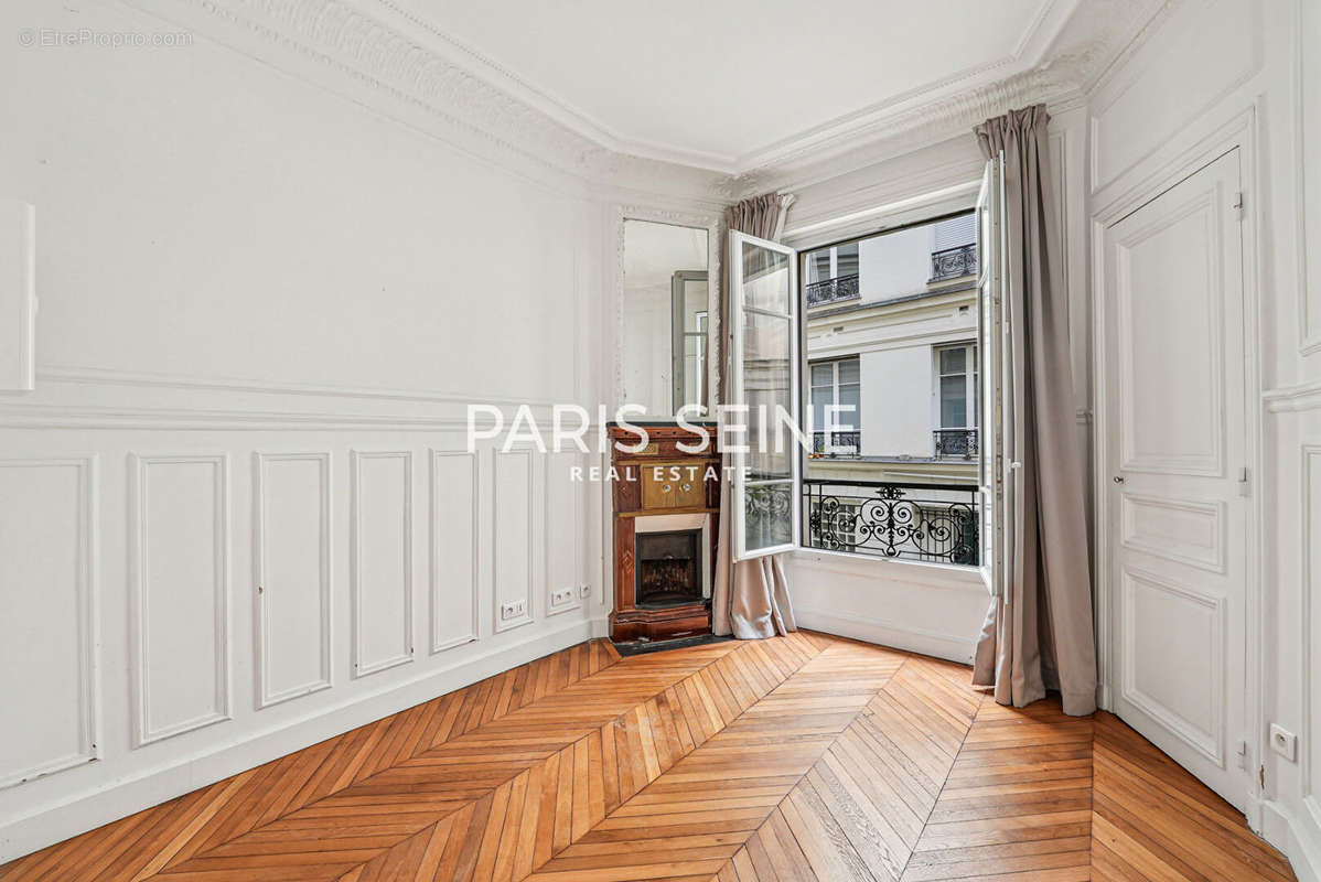 Appartement à PARIS-6E