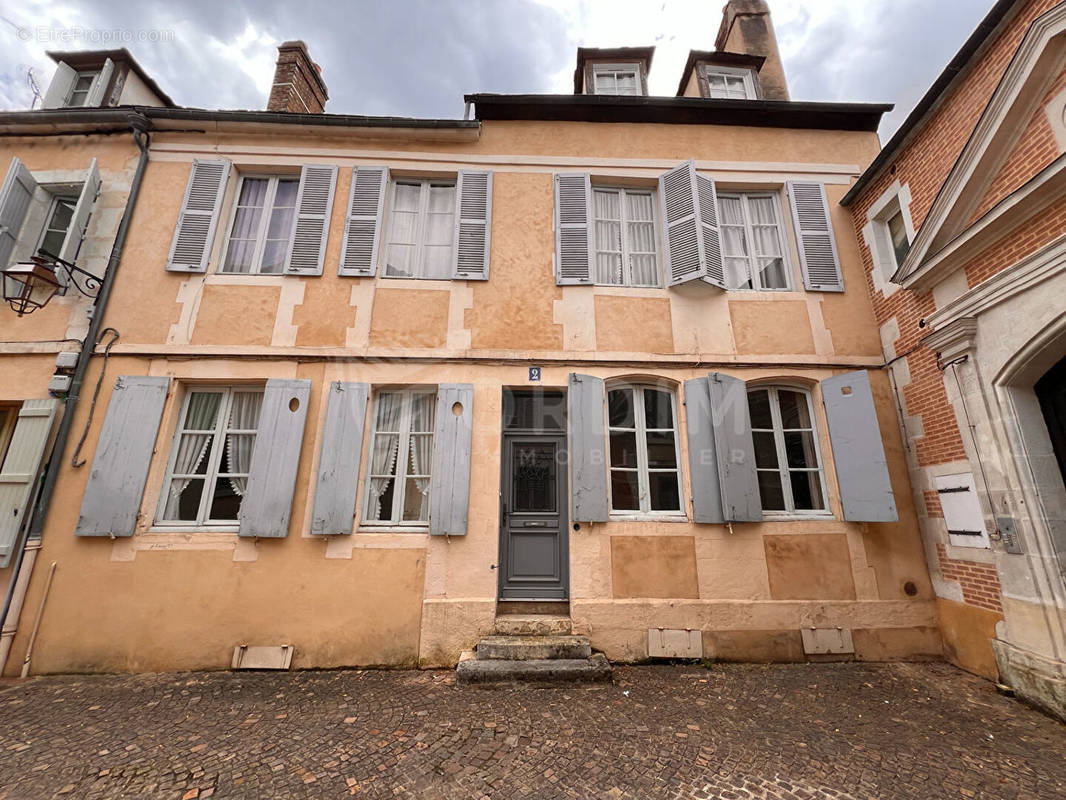 Maison à AUXERRE