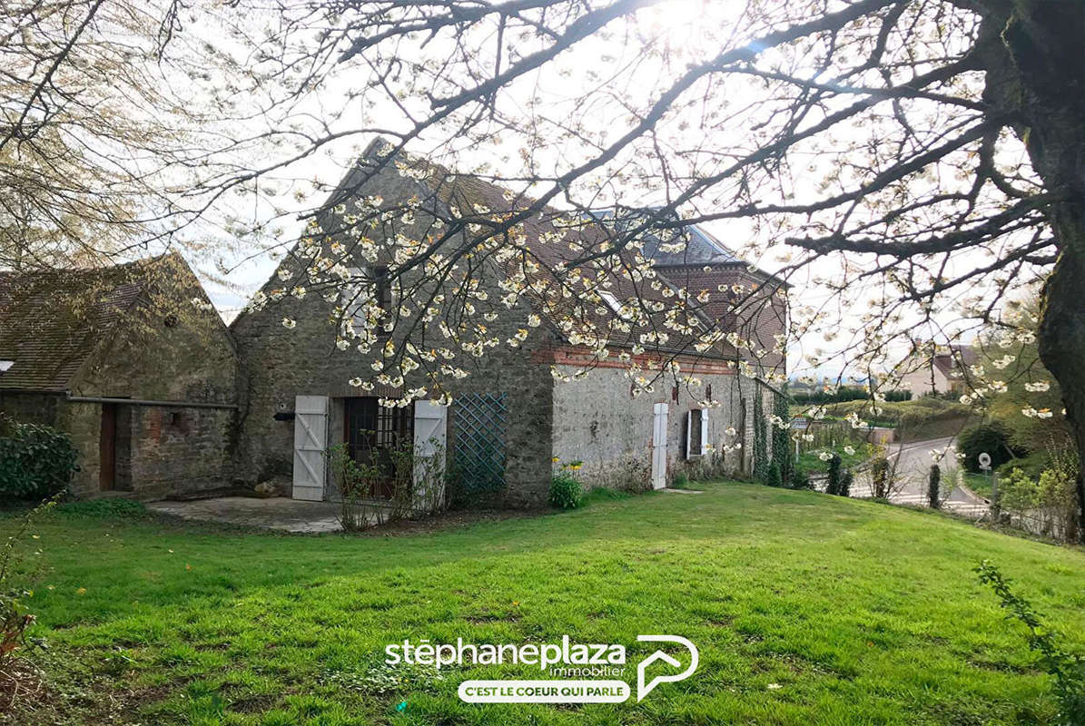 Maison à FERRIERES-EN-BRAY