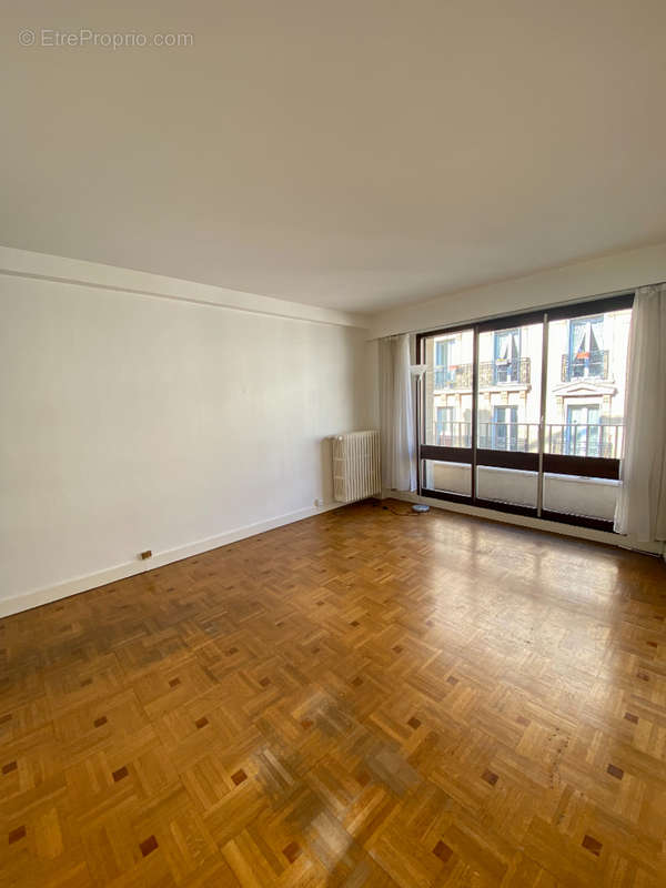 Appartement à PARIS-12E