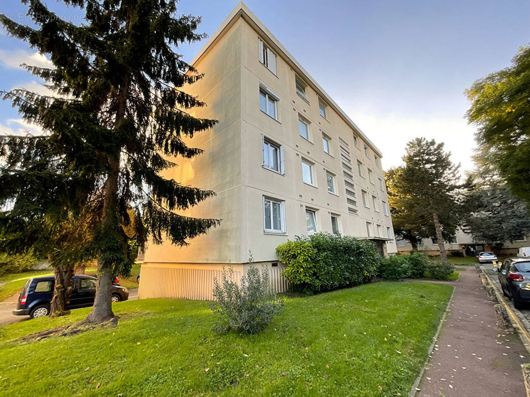 Appartement à MAURECOURT