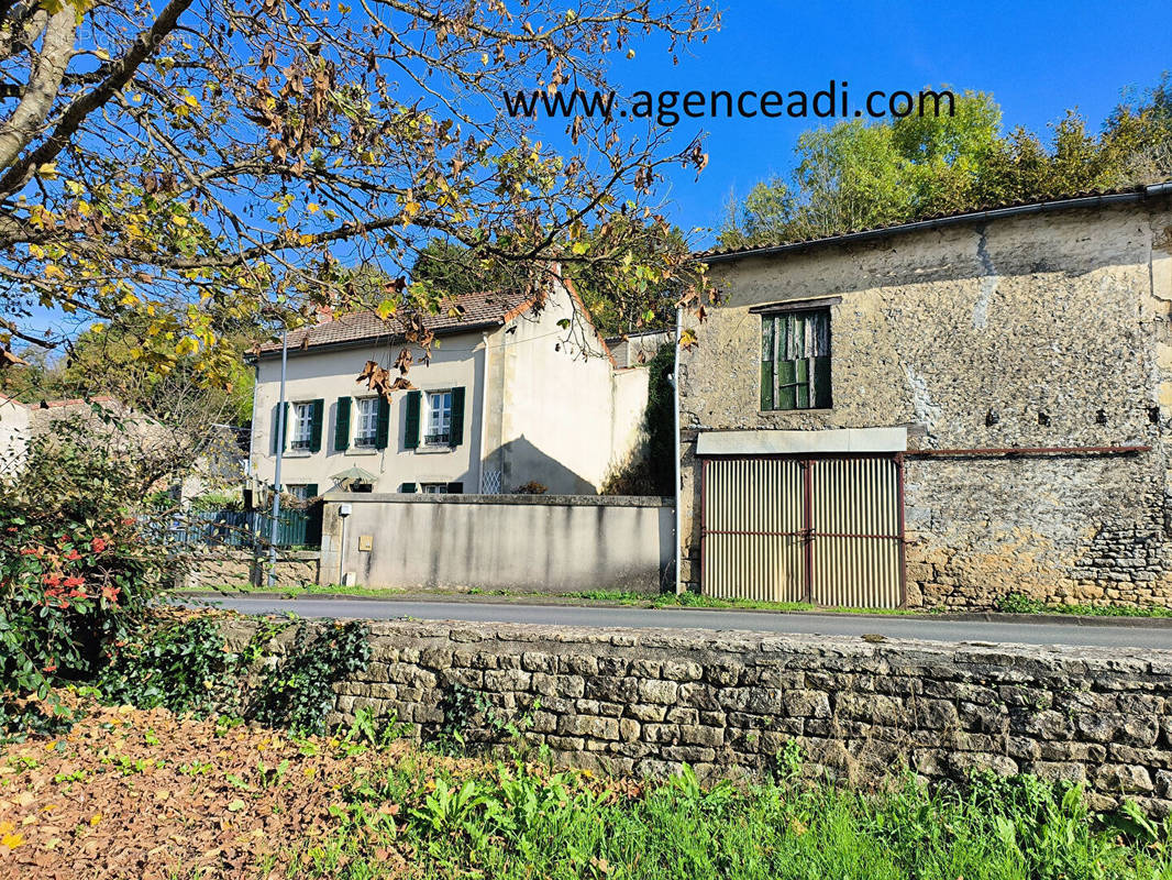 Maison à LA MOTHE-SAINT-HERAY