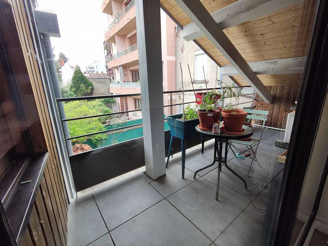 t3 balcon - Appartement à TOULOUSE