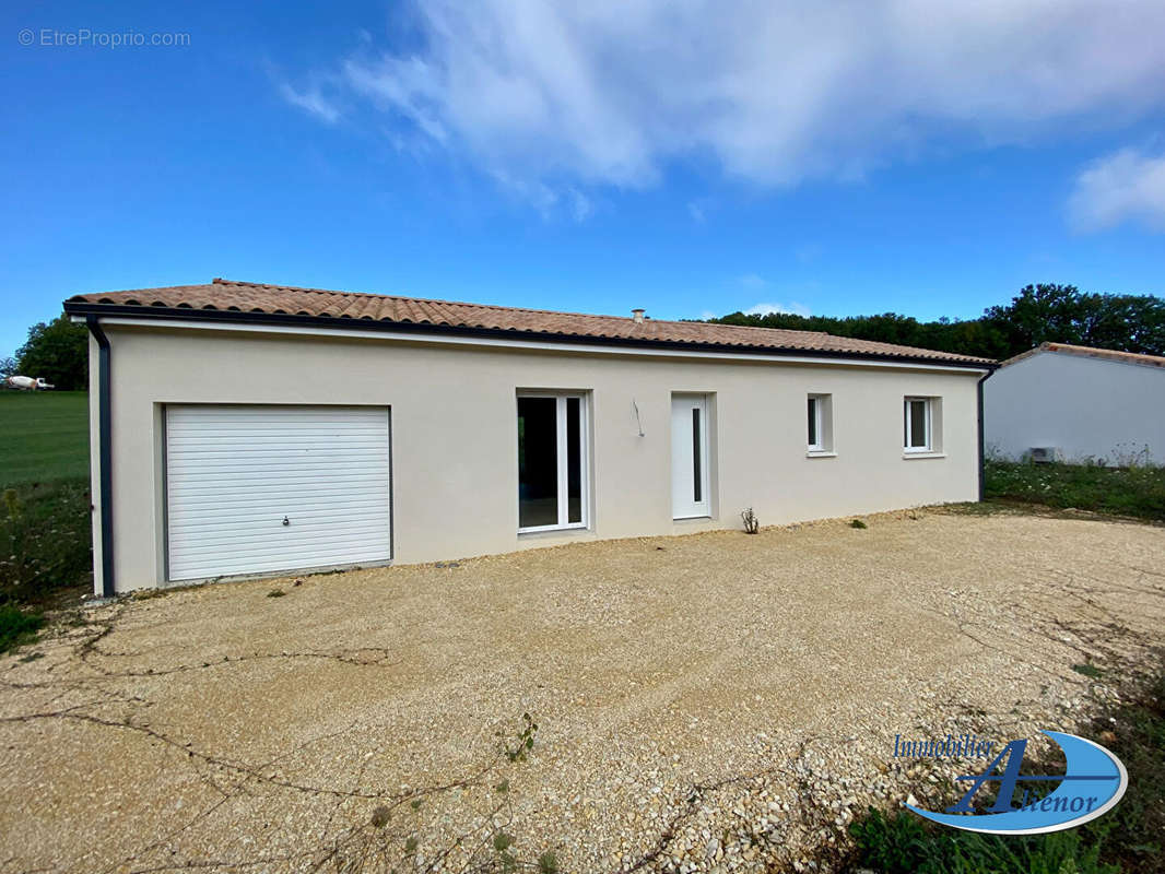 Maison à SAINT-ASTIER