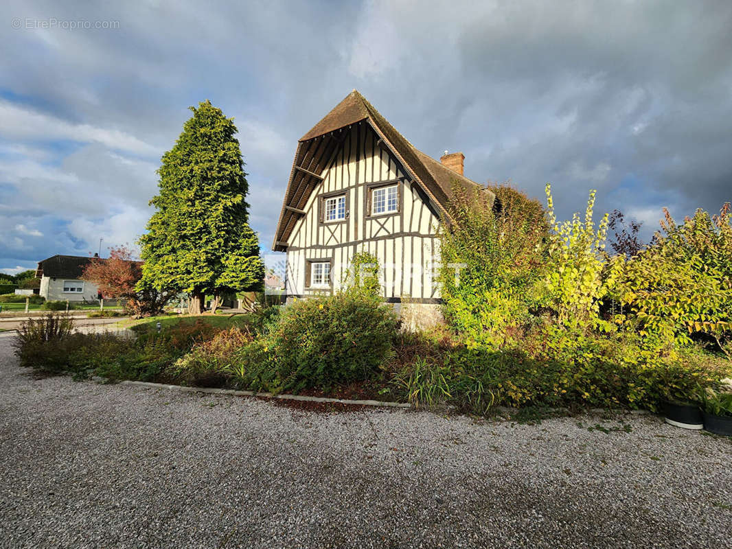 Maison à SAINT-PIERRE-DES-FLEURS