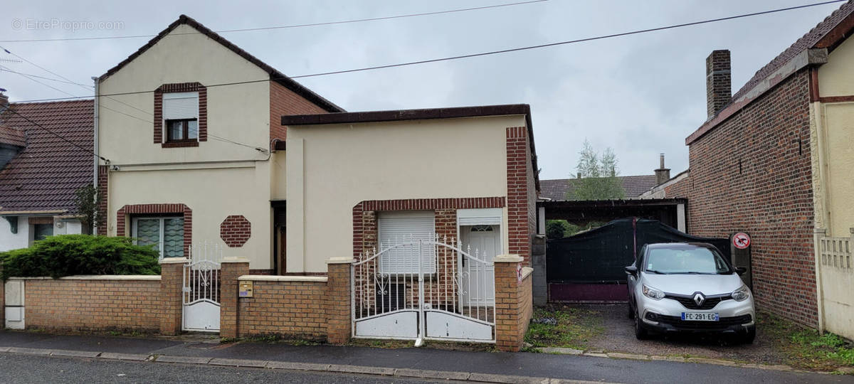 Maison à MONTIGNY-EN-GOHELLE